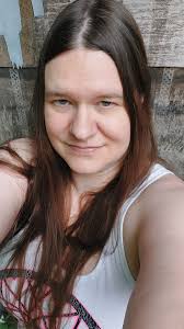 Growing audience with color-block question posts