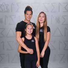 Hace 16 años decidí regresar a mi país natal junto a mi esposa. Caras Uruguay Fashion Futbol El Arquero Uruguayo Sebastian Sosa Lanza Su Marca De Ropa Con La Ayuda De Su Esposa Stephani Correa El Futbolista Concreto El Sueno De Insertarse En El Mundo