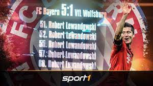 The bayern münchen striker scored his 200th goal in the bundesliga on matchday 28 against his former club borussia. Funf Tore In Neun Minuten Als Lewandowski Geschichte Schrieb Sport1 Youtube