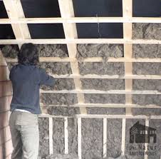Bei vorhandener aber unzureichender dachdämmung innen bei voll ausgebautem dachgeschoss in diesem fall kann die dachdämmung innen direkt einer vorhandenen wand aufgesetzt werden. Hanfdammung Fur Das Dach Mit Stopfhanf Das Naturbaustoffhaus