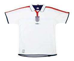 Red returned to the england pallette after the experiments of the previous kits. England 2004 Heimtrikot
