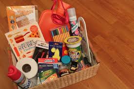 Survival Box For Students Going To University Geschenke Geschenkideen Diy Geburtstagsgeschenke