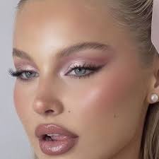 Nueva tendencia: coquette makeup 🎀🌷🩰🌸💒 🩷🫧 . #coquette  #coquettemakeup #🎀 #makeup