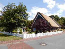 Das haus liegt direkt an der medem (fluß zur nordsee) und ist nur einen katzensprung vom ortskern otterndorfs entfernt. Ferienhaus Am Elbdeich In Otterndorf Rudelurlaub