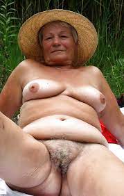 Vieilles femmes nudistes poils nus - photos de filles porno