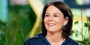 „meinen lebenslauf habe ich knapp und komprimiert veröffentlicht und dabei unwillentlich. Grunen Politikerin Annalena Baerbock Kanzlerkandidatin Trotz Lebenslauf Taz De