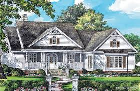 House plan 6967 is a farmhouse with a bit of classical appeal, and it's been designed to deliver what our customers you'll love the 2,252 square feet of open concept living it offers, which quickly made it one of our visitors' favorite southern living house plans. Southern Living Style House Plan 3 Bedroom Ranch Design