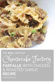 Farfalle with chicken & roasted garlic kopycat tecipe : Pin By Elyssav On Main Dishes Roasted Garlic Sauce Recipe Roasted Garlic Recipe Farfalle Recipes