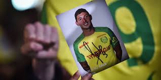 Toute l'équipe du corps de garde vous remercie de votre fidélité ! Two People Sent To The English Courts For A Photo Of Emiliano Sala S Body Teller Report