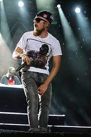 Answering interview questions with your drumkit only? Jan Delay Wikipedia