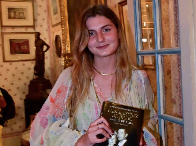 Amina Martínez de Irujo cumple 22 años empezando una nueva etapa: recién  graduada en una prestigiosa escuela de negocios en Madrid | Vanity Fair