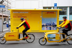 Umweltfreundliche Zustellung Per E Fahrrad Dhl Express