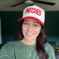 Happy Monday and welcome back to Sandra's Top 5 at 5 ⚡ Today Sandra talks  us through her every day makeup look, and although we may have more than 5  products here,