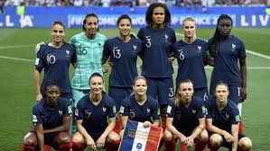 L'equipe de france de football représente la france dans toutes les compétitions internationales depuis 1904 sous l'égide de la fédération française de football ou fff. Football Coupe Du Monde Feminine Le Huitieme De Finale De L Equipe De France Sur Ecran Geant A Reims