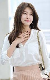Jika kamu punya rambut panjang dan ingin tambahan layer untuk transisi yang cantik, kamu bisa mencoba model rambut wajah bulat dengan potongan pendek dalam beberapa tahun belakangan memang masih terus menjadi trend. 8 Model Rambut Panjang Ala Korea Untuk Wajah Bulat Agar Terlihat Seksi Dan Awet Muda Womantalk Com Line Today