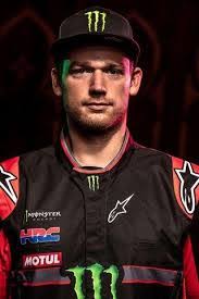 Aaron Mare's Instagram, Twitter & Facebook