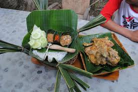 Gurihnya Ingkung Sego Sarang Ala Warung Pohon Malioboro News