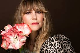 Brita hat es geschafft, mein inneres Strahlen in Fotos einzufangen“