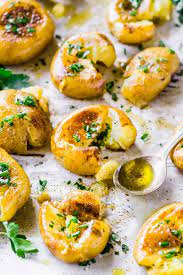 This Smashed Potatoes Recipe Is A Fun Little Side Dish They Re Nice And Soft With Just Smashed Potatoes Recipe Baby Potato Recipes Potato Recipes Side Dishes