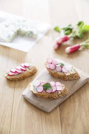 Tartines Fourme D Ambert Radis Recette Radis Tartine Recette Apero Express