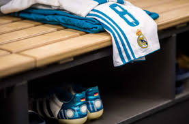 La verdad es que el madrid de las tres champions tenía a keylor en la portería y no me está pareciendo que este año. Real Madrid And Adidas Release New Kit For 2018 19 Season