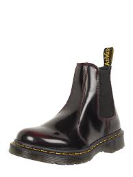 They were primarily worn as workwear however they found their way in to mainstream. Dr Martens Chelsea Boots Aus Leder Modell 2976 In Rot Online Kaufen 1150224 P C Online Shop
