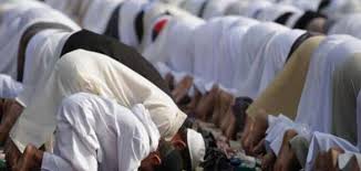 من أعظم أسرار التكبير في هذه الأيام أن العيد محل فرح وسرور وكان من طبع النفس تجاوز الحدود لما جبلت عليه من الشره تارة غفلة وتارة بغيًا شرع. ÙƒÙŠÙÙŠØ© ØµÙ„Ø§Ø© Ø§Ù„Ø¹ÙŠØ¯ ÙˆØ¹Ø¯Ø¯ Ø§Ù„ØªÙƒØ¨ÙŠØ±Ø§Øª ÙÙŠ ÙƒÙ„ Ø±ÙƒØ¹Ø© Ù…Ù‚Ø§Ù„
