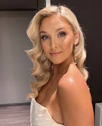 Jenna Weller's Instagram, Twitter & Facebook