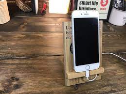 100均diy ナチュラルなスマホスタンドをつくろう 充電しながら置ける スマホスタンド 100均 diy 100均