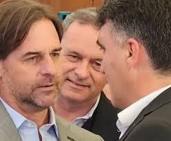 El cruce entre Lacalle Pou y Lima por Salto Grande: Tigre de malo y no se  enoje