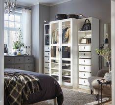 Un Dressing De Reve A Portee De Clics En 2020 Amenagement Dressing Idee Deco Dressing Design Chambre Ikea