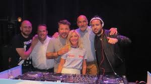 Les enfants peuvent donc l'utiliser sans problème. Vallet Christina Et Fun Radio Font Le Buzz Au Champilambart Nantes Maville Com