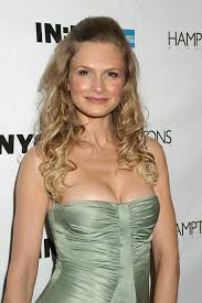 Kevin bacon was born in philadelphia, pa and is currently 63 years old. Kyra Sedgwick At Arrivals For Hamptons By Everett Kyra Sedgwick Long Hair Women Curly Hair Styles