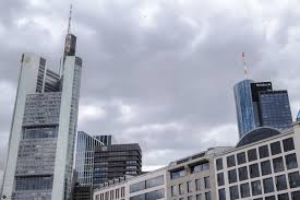 Wir bieten informationen wie öffnungszeiten, genaue standort und anfahrtsplan von jedes dhl paketshops. Banken Am Potsdamer Platz In Berlin