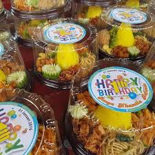 Instaprint berjalan dengan motto 'instant print on demand services' yang menyediakan kebutuhan kantor umum dan berbagai pencetakan seperti stiker, label kemasan makanan, kalender, textile. Tumpeng Mini Gratis Design Stiker Makanan Minuman Snek Di Carousell
