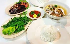 Nasi ulam je tradiční betawi a malajské jídlo z dušené rýže ( nasi ) podávané s různými bylinkami a zeleninou ( ulam ), které se běžně vyskytují v indonéské a malajské kuchyni. Asal Gombak On Twitter Menu Original Made In Kelantan Nasi Ulam Budu Ikan Bekok Gelama Nasi Sup Tulang Nasi Daging Singgang Daging Goreng Kunyit Ikan Rabus