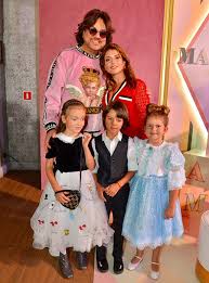 Артисты активно делятся фотографиями и видео своих детей. Deti Pugachevoj I Galkina Kirkorova Navki I Drugih Znamenitostej Na Prazdnike Docheri Zhasmin Fotootchet Hello Russia