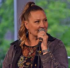 Fonthill Bandshell Committee receives rotary award