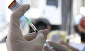 Um voluntário recebe uma dose de vacina sputnik v em uma clínica em moscou.fonte: Ministerio Da Saude Compra 10 Milhoes De Doses Da Vacina Sputnik Congresso Em Foco