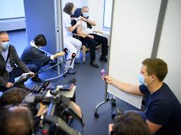 Coronavirus dans le canton de vaud, 40 000 personnes vulnérables ont été déjà vaccinées, a déclaré mardi karim boubaker, le médecin cantonal vaudois et président de la commission des médecins. Vaud Les Centres De Vaccination Ont Ouvert Leurs Portes Rtn Votre Radio Regionale