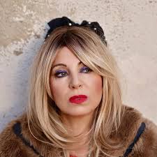 Today is the Ukulele Day! We wish to celebrate our favourite musical  intrument, participating to a Disney songs challenge promoted by Flight  Ukulele, with our version of "The Lion Sleeps Tonight". Happy