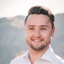 Daniel Maru's Instagram, Twitter & Facebook