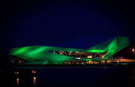 From Niagara Falls To The Pyramids Landmarks Go Green For Patrick S Day Landmarks Green Film Institute
