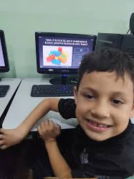 E quem disse que aprender precisa ser só em livros e cadernos? Hoje tivemos  uma aula diferente, aprendemos de um jeito divertido, usando outros  recursos que mostraram que aprender pode ser legal