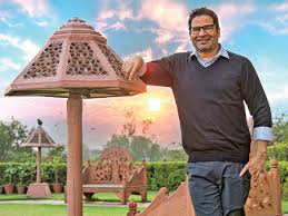 Poll strategist prashant kishor, armed with recent successes in bengal and tamil nadu, met with maharashtra politician sharad pawar for lunch in mumbai. The X Factor Is It Time To Take Prashant Kishor Seriously The Economic Times