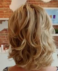 The coloring keeps a focus on the healthy strands. 37 Amazing Medium Length Hairstyles For Women