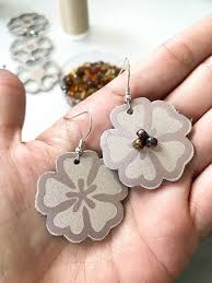 You can use the design space file here. Make Easy Diy Earrings With Iron On Vinyl And Leather 100 Directions
