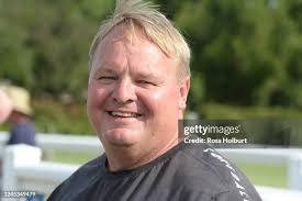 Adam Hanley & Sally Wynne with Piccolo Fiore after winning the East... News  Photo