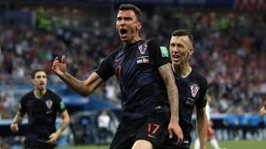 رحيم ستيرلنغ، لاعب مانشستر سيتي يسجل لبلاده هدف الفوز على كرواتيا في كأس أمم الأوروبية نجح رحيم سترلينغ أخيراً في تسجيل هدف في بطولة كبرى عندما منح إنجلترا فوزاً مستحقاً كان عمره 19 عاما عندما توج مع منتخب الديوك بمونديال كأس العالم 2018 في روسيا. Ù„Ù…Ø§Ø°Ø§ ØªÙ†ØªÙ‡ÙŠ Ø£Ø³Ù…Ø§Ø¡ Ù„Ø§Ø¹Ø¨ÙŠ Ù…Ù†ØªØ®Ø¨ ÙƒØ±ÙˆØ§ØªÙŠØ§ Ø¨Ø§Ù„Ø®Ø§ØªÙ…Ø© ÙŠØªØ´