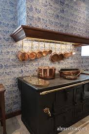 La Cuisine De La Maison Caillebotte A Yerres Carreaux De Delft Peints Par L Atelier Almaviva Zellige Delft Carreau